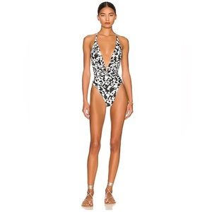 NEW Maaji Black Spot Butterfly Safari
One Piece Swimsuit